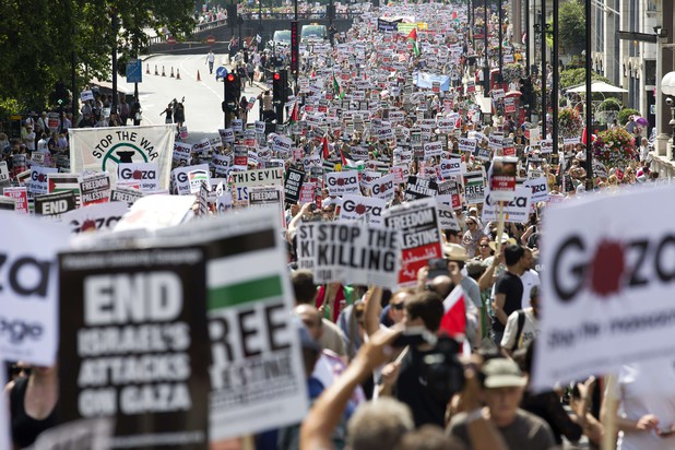 100.000 personnes manifestent<small class="fine"> </small>? Londres le 26 juillet 2014 pour dénoncer Israël et apporter leur soutien<small class="fine"> </small>? la Palestine - <span class="caps">DR</span> 