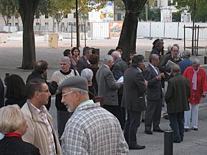 Rassemblement du 17 octobre 2011 devant le Palais de Justice de Nîmes.