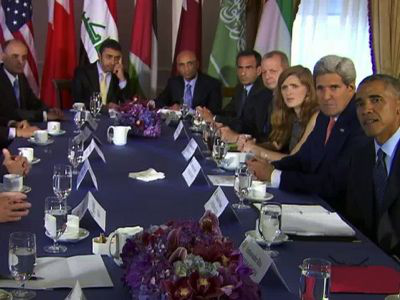 Ignorant le droit international, le président états-unien, Barack Obama, met au point sa campagne de bombardements aériens en Syrie avec ses alliés du Golfe (New York, 23 septembre 2014).